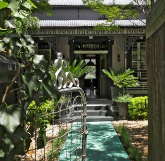 Robertson Casa | The Black House