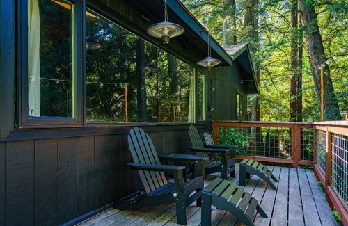 Hacienda Cabina | The Black Sheep: AirCond, 12ft MovieScreen, HotTub