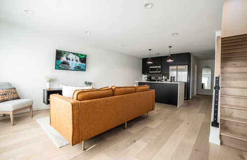 Mankato Casa | *THE BLACK SHEEP* - Modern, Unique & Clean - BY MSU