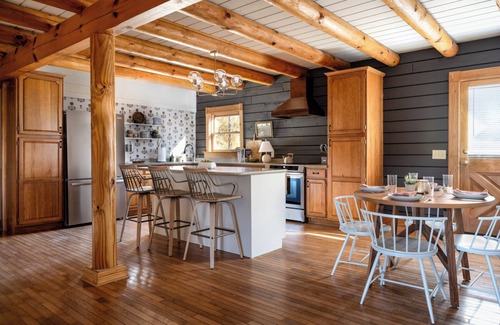 Baxter Cabina | The Blackburn Grand Cabin