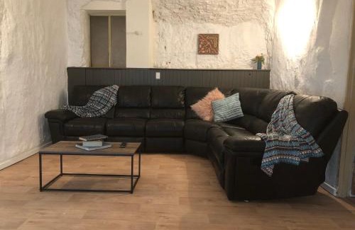 Coober Pedy Casa | The Blacklighters Opal Retreat-Undergound