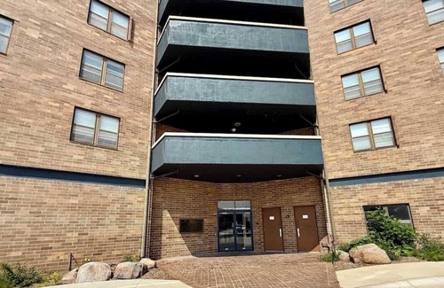 North Central Omaha Apartamento | The Blackstone Summar