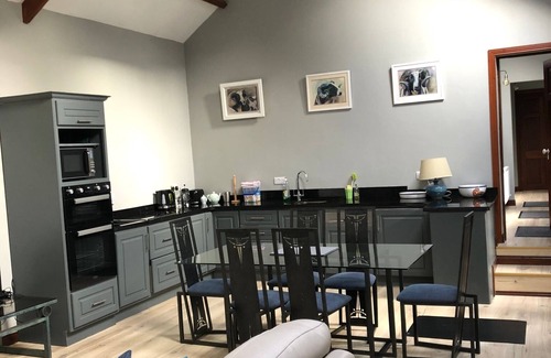 Longueville Apartamento | The Blackwater - Marvelous 2-bedroom apartment at The Courtyard Mallow
