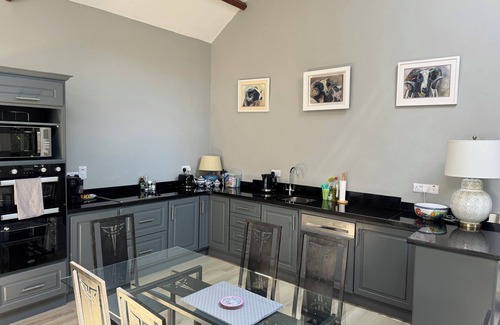 Longueville Apartamento | The Blackwater - Marvelous 2-bedroom apartment at The Courtyard Mallow