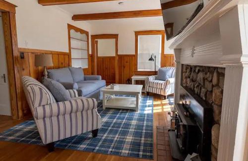 Augusta Casa | The Blake Cottage by StayLage