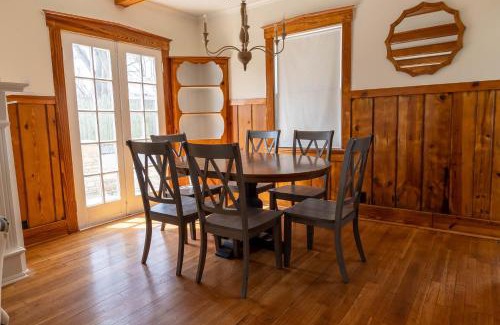 Augusta Casa | The Blake Cottage by StayLage
