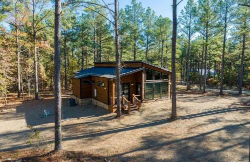 Pickens Casa | The Blaylock Cabin, 2 King, Hot Tub, Pet Friendly!