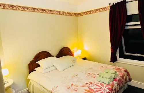 Southampton City Centre Casa | The Bliss 9 Home Stay, En-suite, Self check in with smart lock, Non Smoking Home in and out, Zero tolerance for noise after 11pm