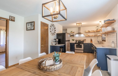 Puposky Casa | The Blu Casa - Family Home, Private Lake, 4 King Beds, 2300 sq ft, 2 patios