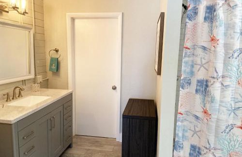 Van Valzah Casa | The Blue Anchor Cottage