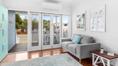 Woorim Casa | The Blue Beachside Bungalow