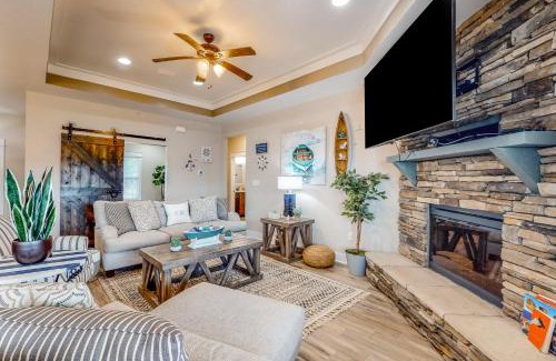 Crestview Casa | The Blue Canoe