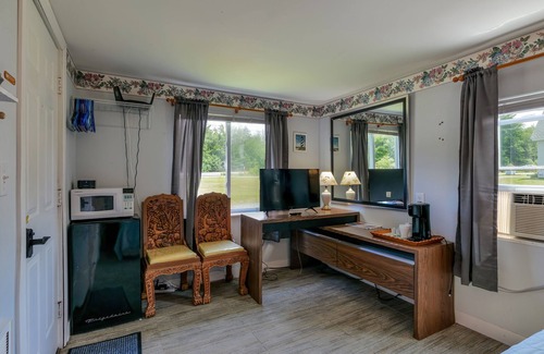 Ellsworth Cabaña | The Blue Cottage@ Twin Hills Cottages