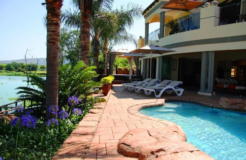 Hartbeespoort Casa | The Blue Crane Villa
