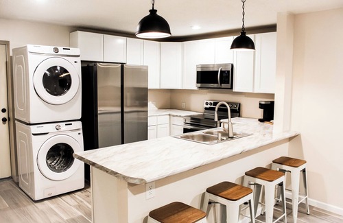Bristol Casa | The Blue Door 155. A Welcoming Home near State St