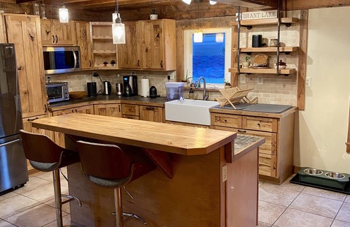 Bolton Landing Casa | The Blue Escape - Enjoy downtown by foot