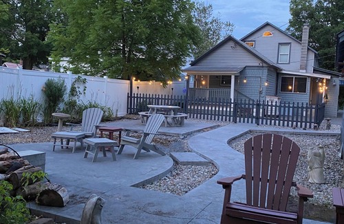 Bolton Landing Casa | The Blue Escape - Enjoy downtown by foot