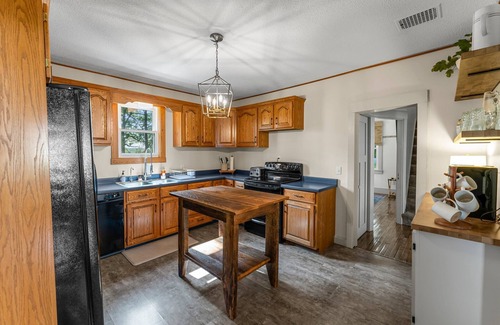Browerville Casa | The Blue Farmhouse | Peaceful 10 Acres