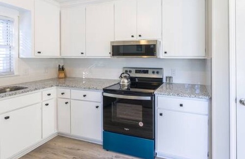 Durham Casa | The Blue Fox - Exquisite 4BR House in N. Durham