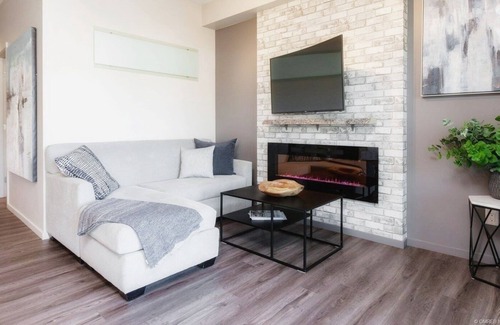 Kelowna Central Business District Condominio | "The Blue Haven" Knox View Kelowna Downtown Condo