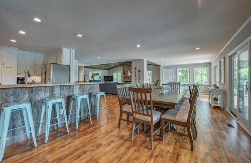 Belmont Casa | The Blue Heron - Lake Front Views