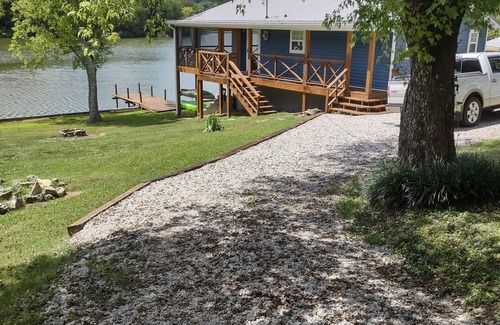 Kelso Cabaña | The Blue Heron - Lake Side Chalet