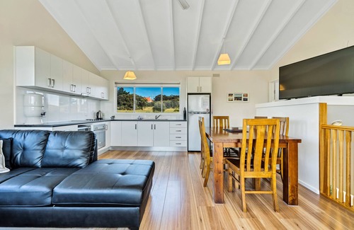 Coles Bay Casa | The Blue House