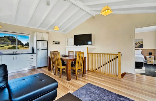 Coles Bay Casa | The Blue House