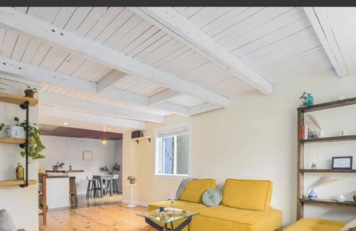 Vanier North Casa | The blue house