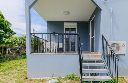 Leptokaria Casa | The Blue House