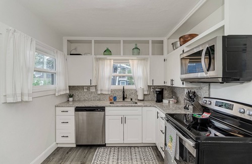 Lakeland Casa | The Blue House in Historic Downtown Lakeland