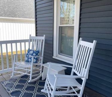 Troy Apartamento | The Blue House on Boone