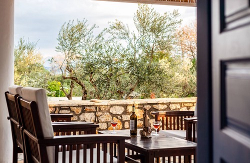Aipeia Casa | The Blue House Seaside Retreat - Fully Equipped