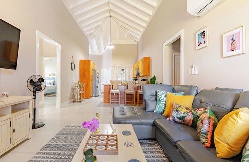 Boscobel Casa | The Blue Jade - 2BDRM with WiFi, AC, Hotwater & security
