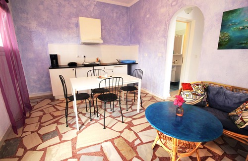 Ferma Apartamento | The Blue Moon Apartment "Iris Blu", vista al mar, a 500 metros de la playa