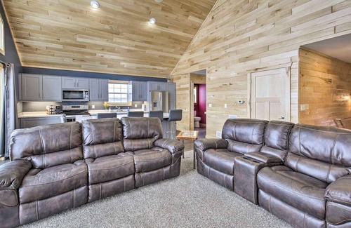 Hayward Casa | The Blue Musky - SxS/ATV/Snowmobile Trails, Golfers, Hunters Welcomed