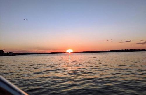 Fox Lake Casa | The Blue Sapphire 3BR 3BA Luxury Lakefront Home on Mineola Bay Stunning Views on Chain O Lakes