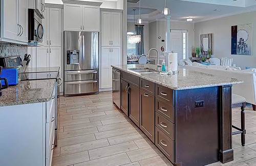 Long Meadow Casa | The Blue Sapphire Private Home