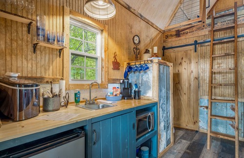 Mentone Cabina | The Blue Treehouse at Little River Treehouses