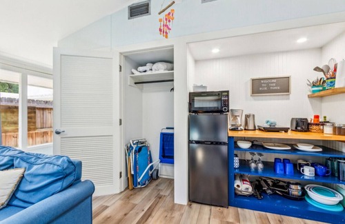 Jacksonville Beach Condominio | The Blue Turtle: retreat w/ bikes! By Beach & Mayo