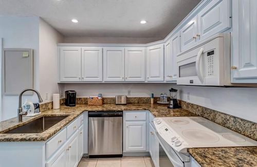 Palm Valley Casa | The Blue Turtle - 3-bedroom, Furnished Townhome Rental in TPC Sawgrass