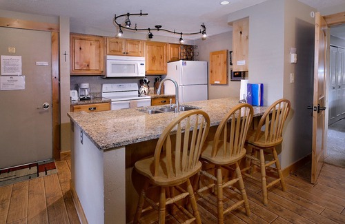Crested Butte Condominio | Cómodo 3 Unidad Br Chateaux, piscina, jacuzzi, sexta noche gratis