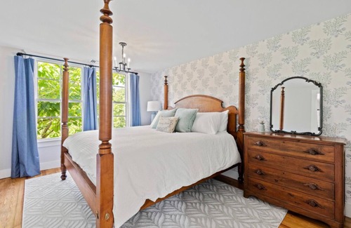 Sebago Otro | The Blueberry House - Spacious, Family & Pet-Friendly Retreat near Sebago Lake