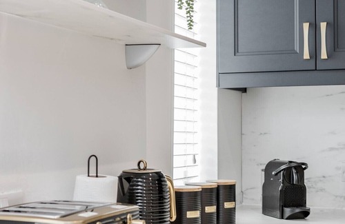 Redbridge Apartamento | The Blueberry - Luxury Apartment by Damask Homes
