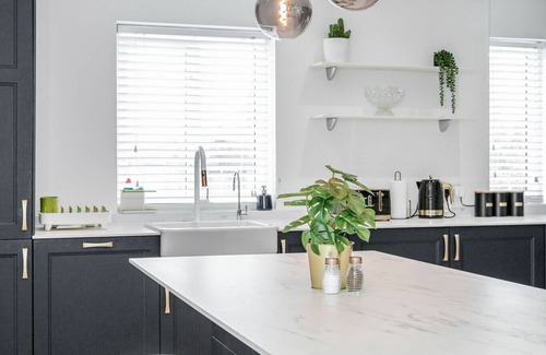 Redbridge Apartamento | The Blueberry - Luxury Apartment by Damask Homes