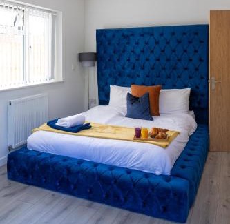 Headington Apartamento | The Bluebird Apartment, Built in 2023, 2 minutes walk to JR Hospital & Manor, Ideal for Oxford Brookes University