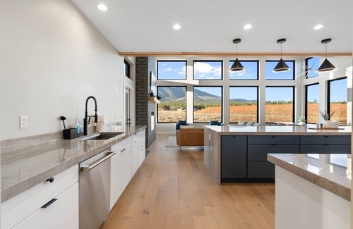 Fort Valley Casa | The Bluebird Flagstaff | Luxury| Sleeps 26| VIEWS