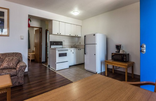 Regional District of Nanaimo Hotel | The Bluebird Motel