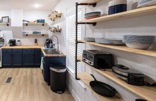 Wakefield Casa | The Bluecat Bungalow at Milford Lake