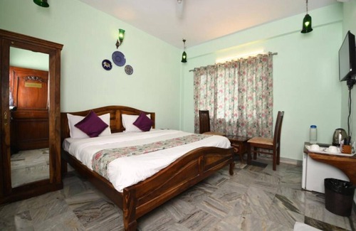 Lalkothi Cama Y Desayuno | The BnB World-sustainable stay - Deluxe King Room 1